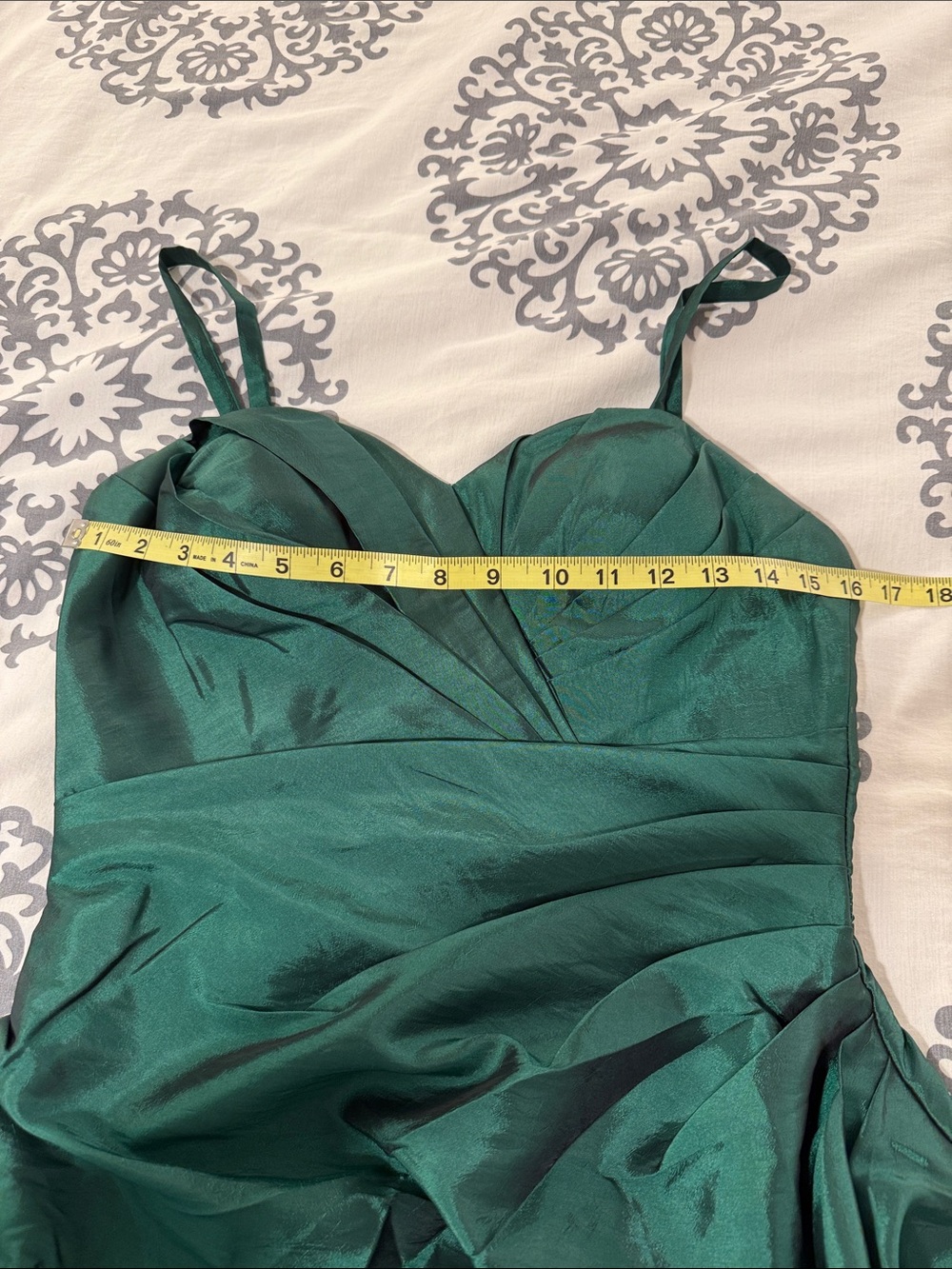 Elegant Emerald Green A-Line Ball Gown - Picture 6 of 9
